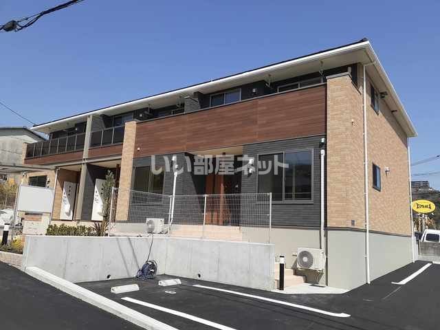 カルメルタンの外観画像