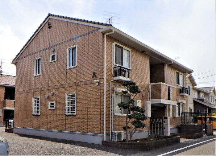 ロイヤルガーデン吉川 A/B/C/D/Eの外観画像