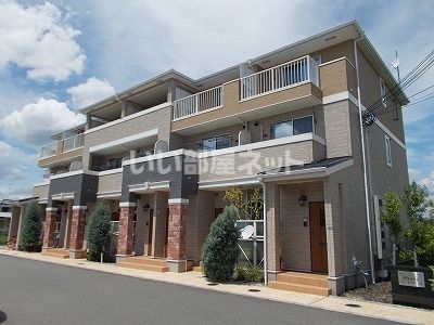 オーヴェスト2号館の外観画像