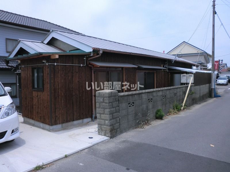 新須賀町3丁目貸家の外観画像