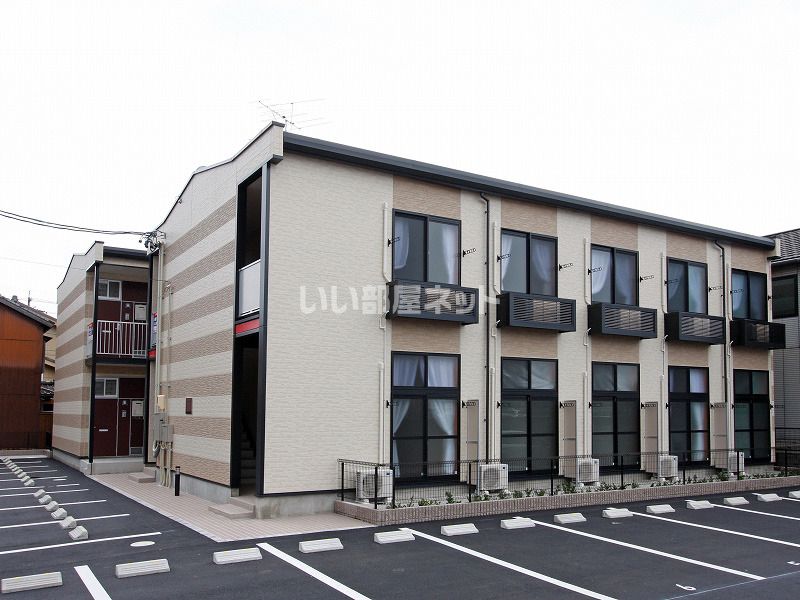 レオパレスサラーム瀬名の外観画像