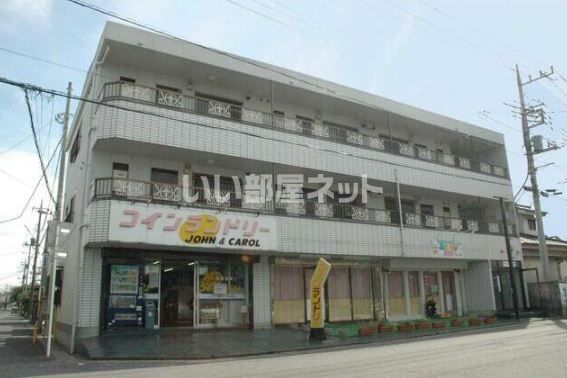 サンパレス吉川の外観画像