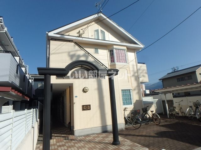 レオパレス新居浜Bの外観画像