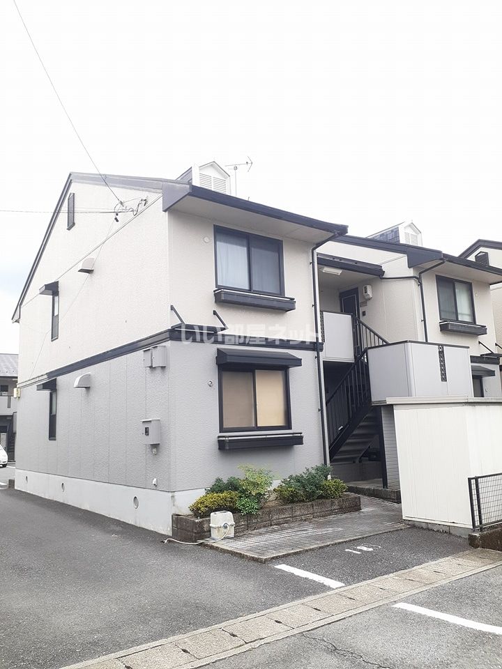 夏梅ビレッジ E棟の外観画像