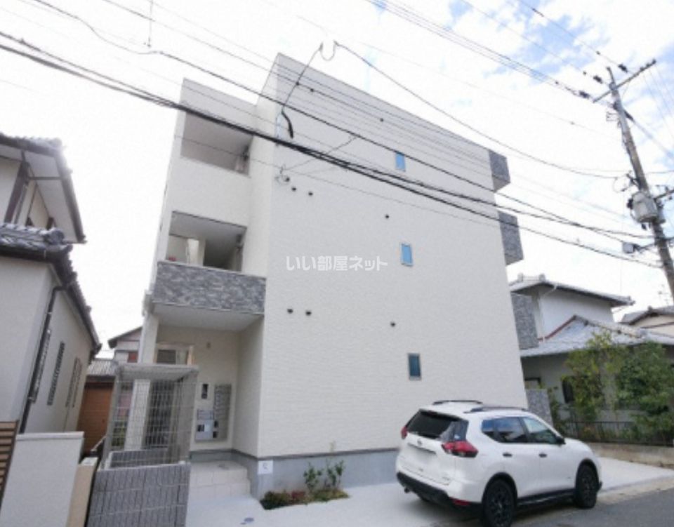 プルメリア周船寺駅前の外観画像