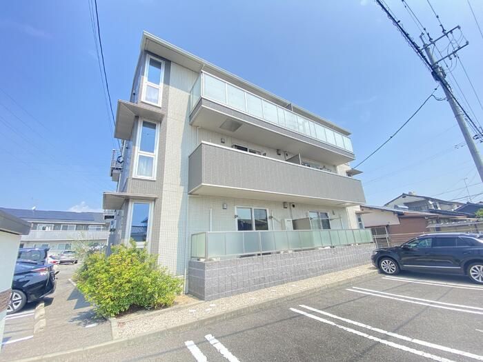 ファミールSHOWⅡ A棟の外観画像