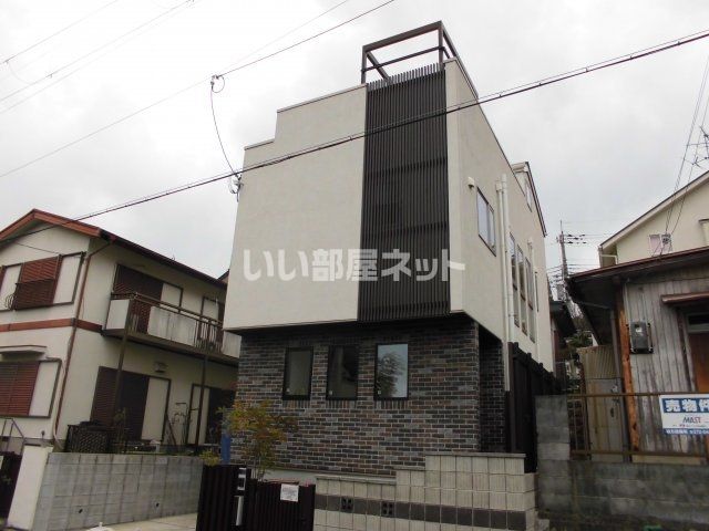 私市山手貸家の外観画像