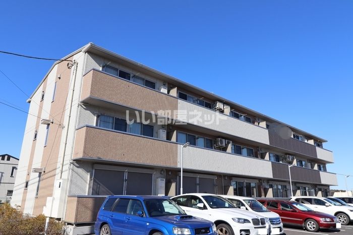 ロイジェントパークス小美玉 A棟の外観画像