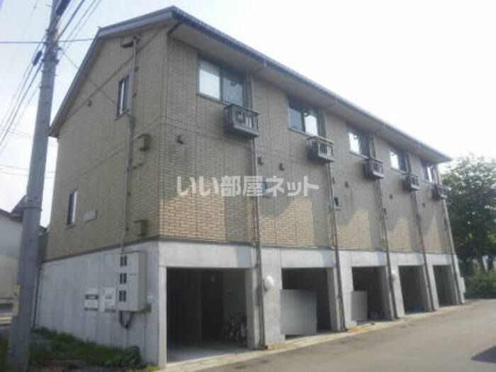 カームコートの外観画像