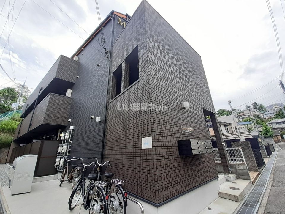 モダンアパートメント神戸湊川の外観画像