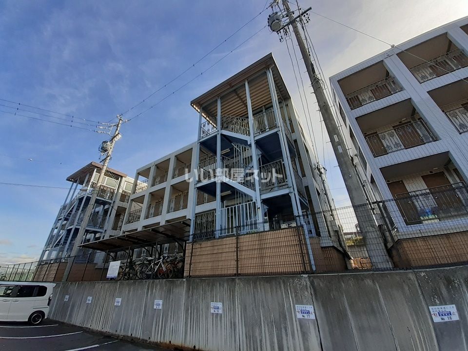 センエイハイツBの外観画像