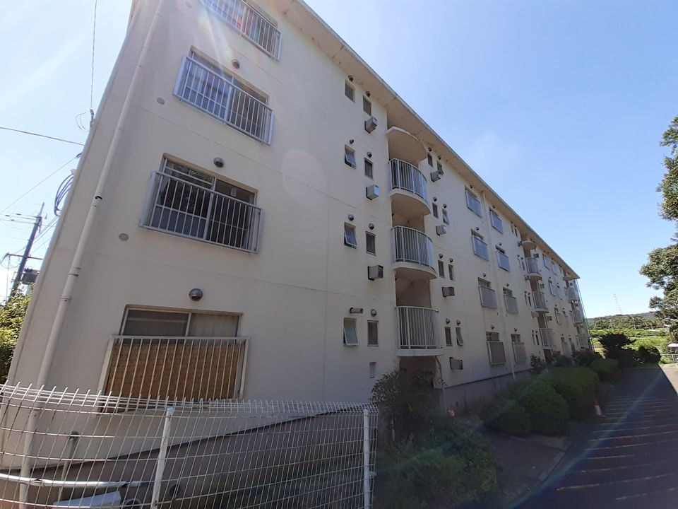 関屋あしびハイツ10棟の外観画像