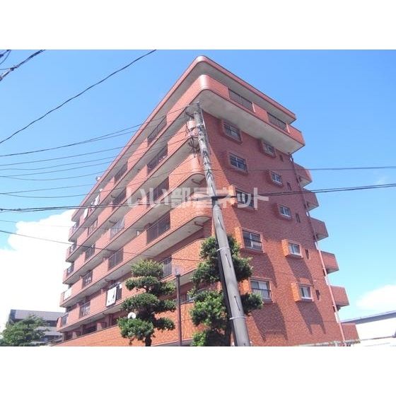 レジデンス中央の外観画像