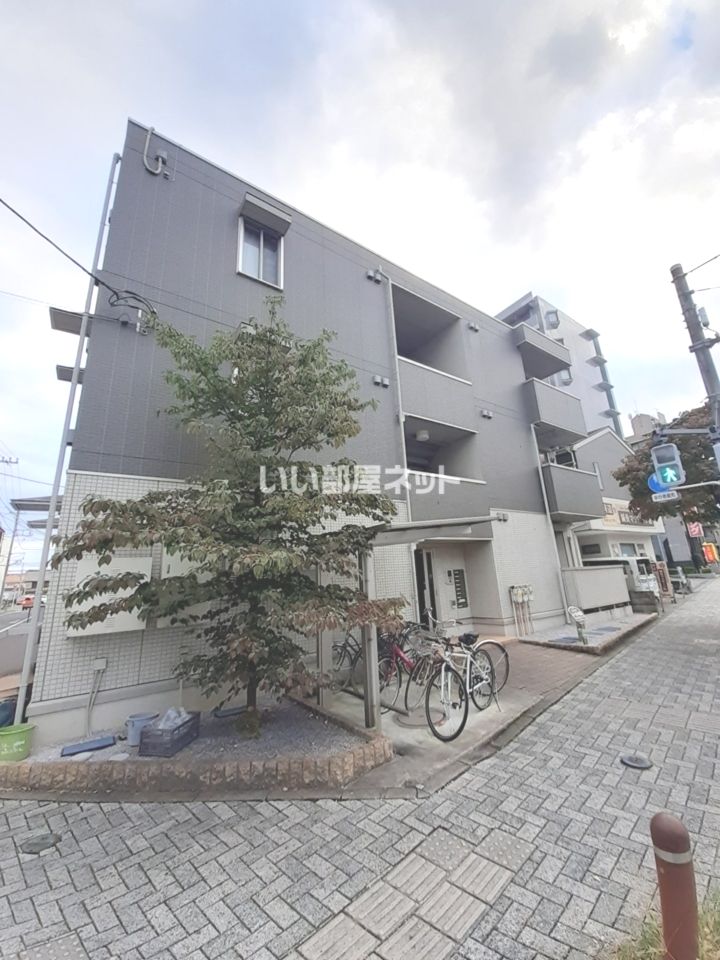 イースト河辺の外観画像