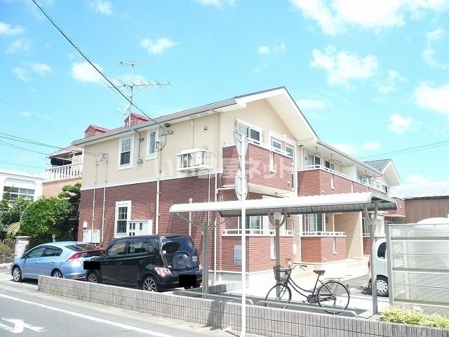 ブリアン・トレーズの外観画像