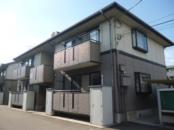 ハイカムールKM A棟の外観画像