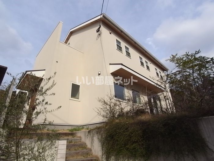 青葉戸建の外観画像