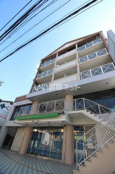 ファミーユ岩下ビルの外観画像