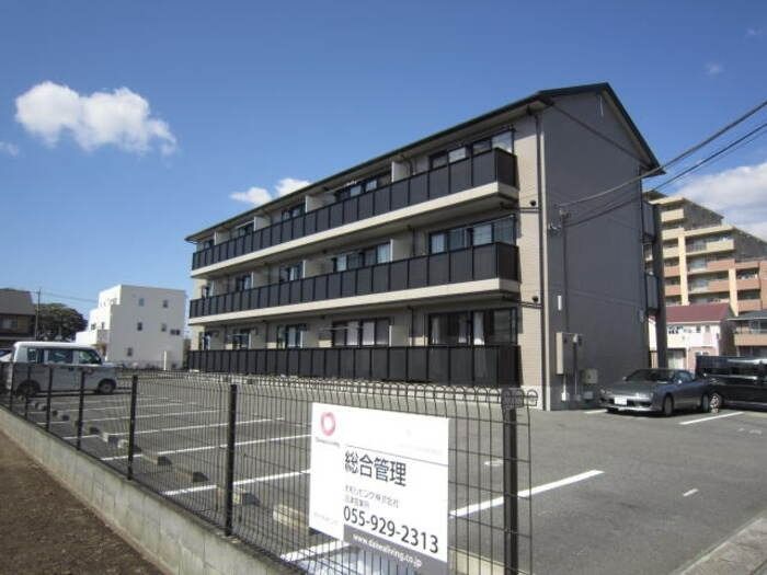 ドミールさつきの外観画像