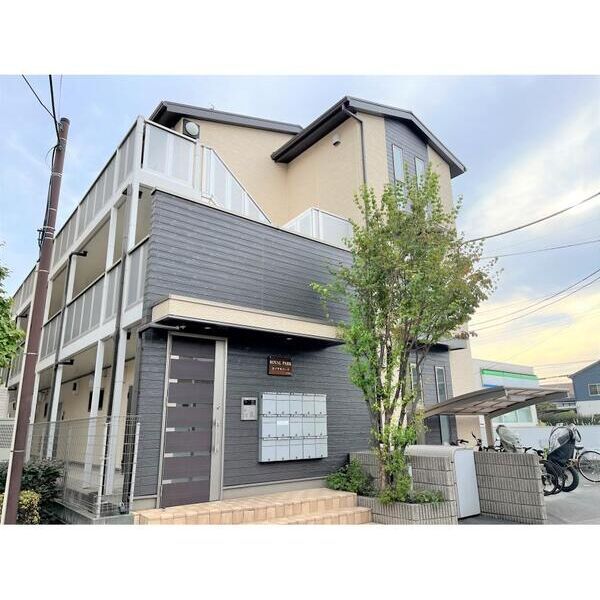 ロイヤルパークの外観画像