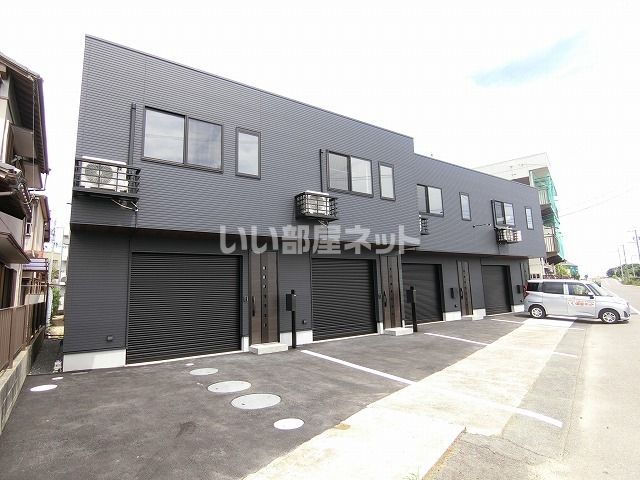 GARAGE TRIADの外観画像