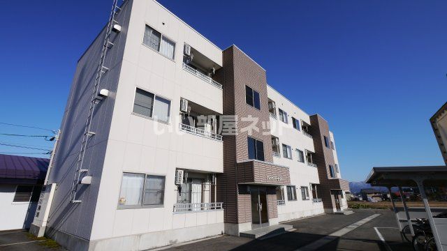 クレッセント・イーストの外観画像