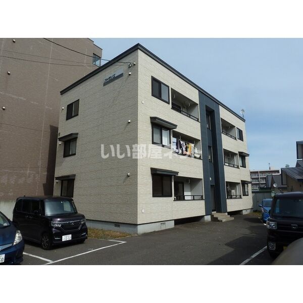 ファミリエの外観画像
