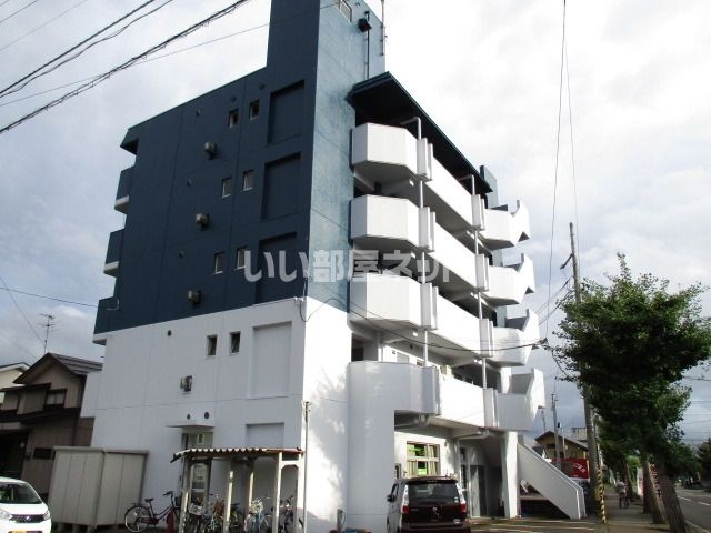 カーサ左近の外観画像