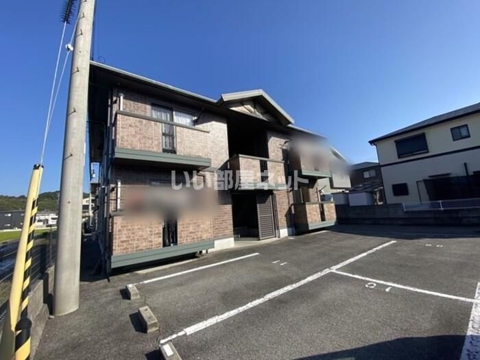 リビングタウン高岡 A棟の外観画像