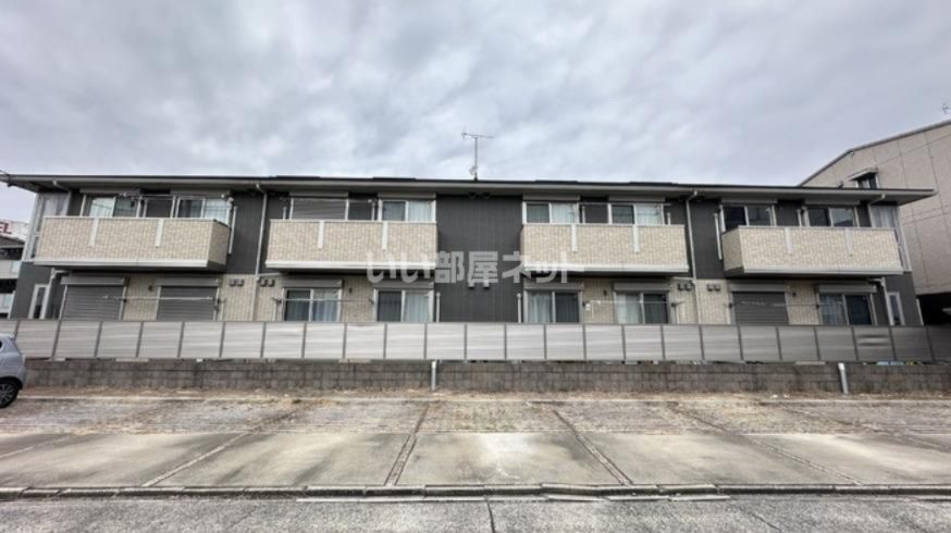 Family Tiesの外観画像