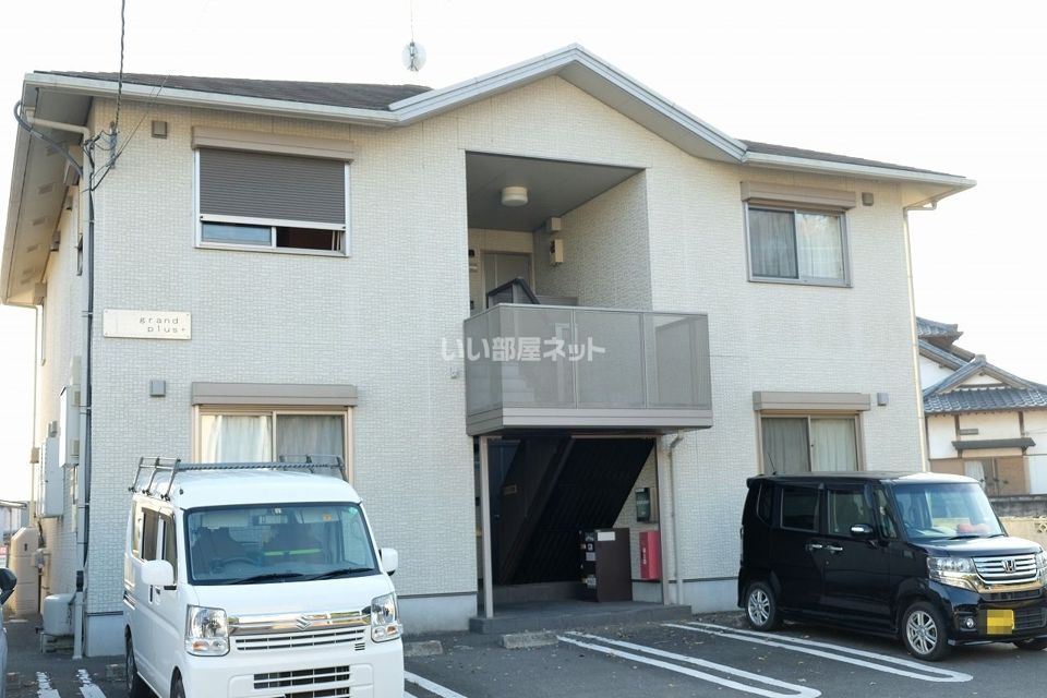グランプリュスの外観画像