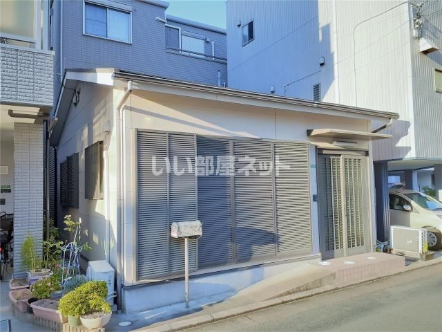 中央戸建ての外観画像