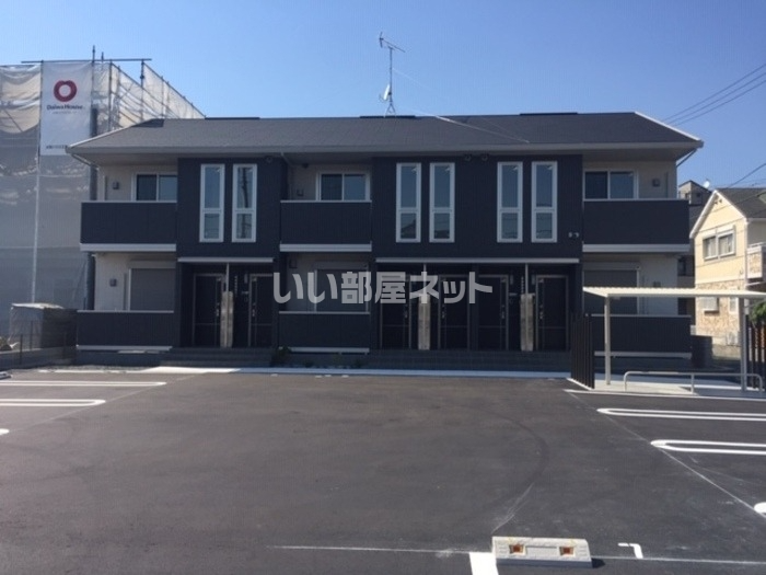 エレガンス三本木の外観画像