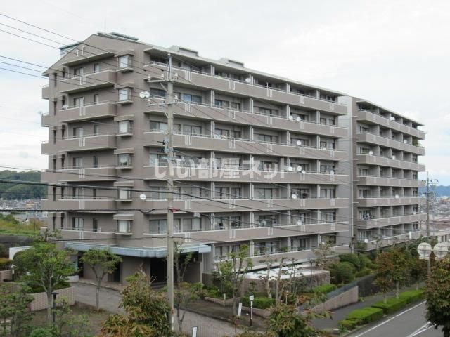 メゾン駿河台 東館の外観画像
