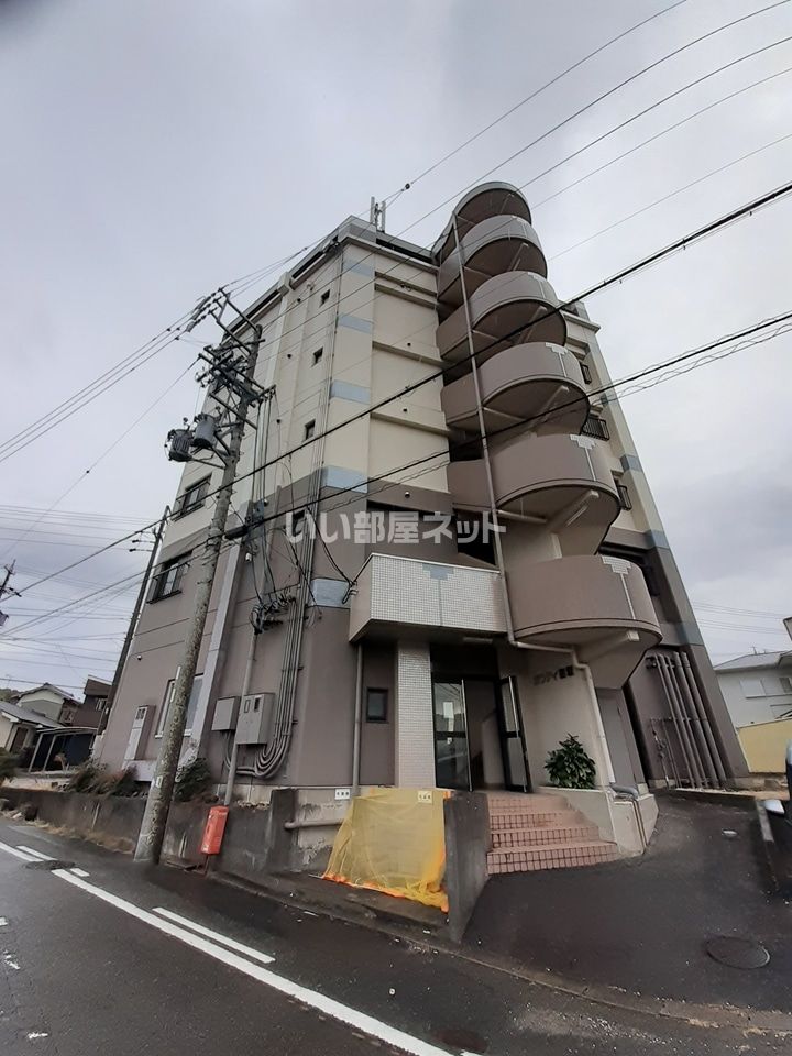 ガウディ割塚の外観画像