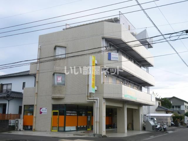メモリースリーの外観画像