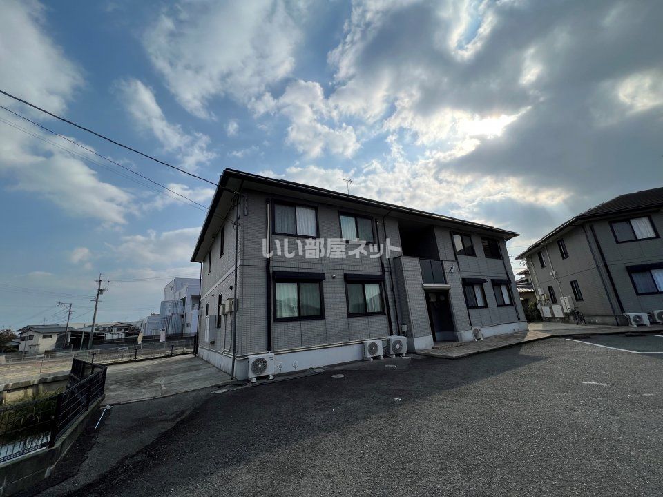 リヴェールタウン赤松 A棟の外観画像