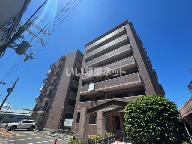 ロイヤルヴェール山下の外観画像