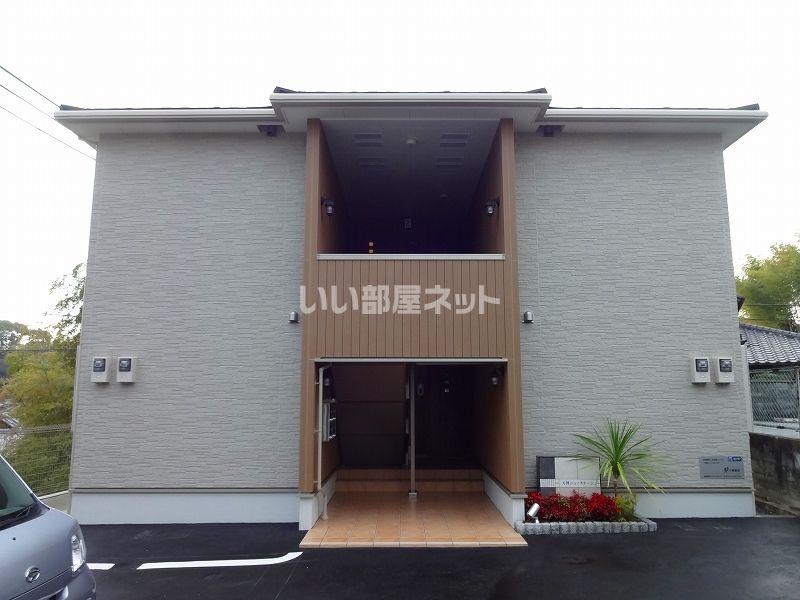 万博ニューステージの外観画像
