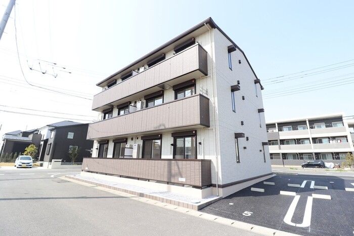リヴィール ソワⅢの外観画像