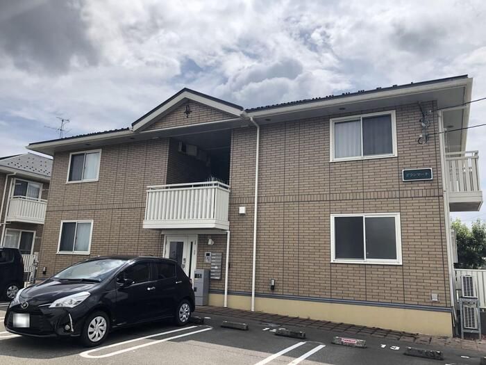 グラン マーチ Bの外観画像