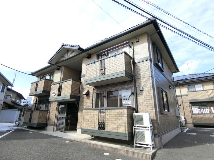 ロイヤルビレッジ Bの外観画像