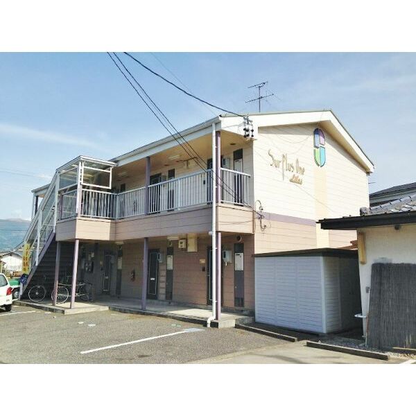 SurplusOneリラの外観画像