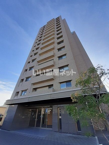 サーパスタワー下飯田の外観画像