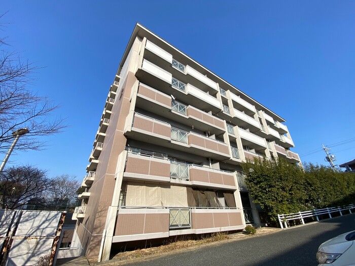 アーベインヒルズ向洋B棟の外観画像