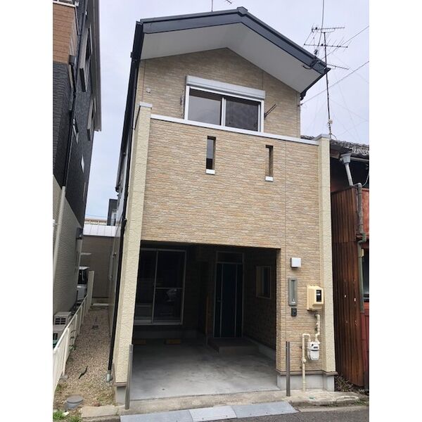 ファーストファミール栄生の外観画像