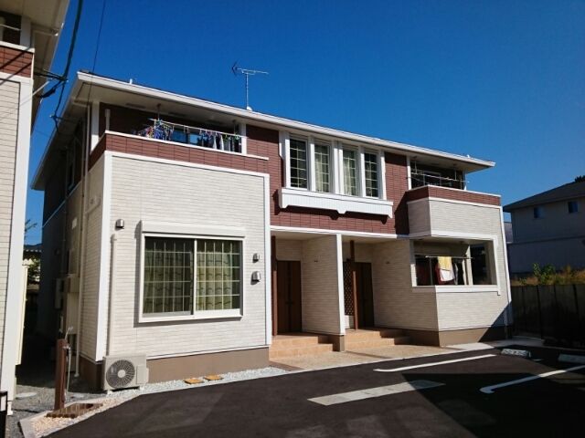 グランド・ルミエール郡Bの外観画像