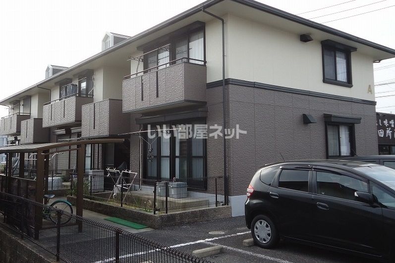 ロイヤルガーデン桑名 Aの外観画像