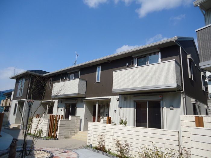 キャトルセゾン A棟の外観画像