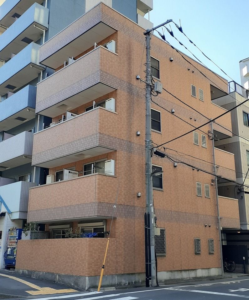 ボン ドゥムールの外観画像